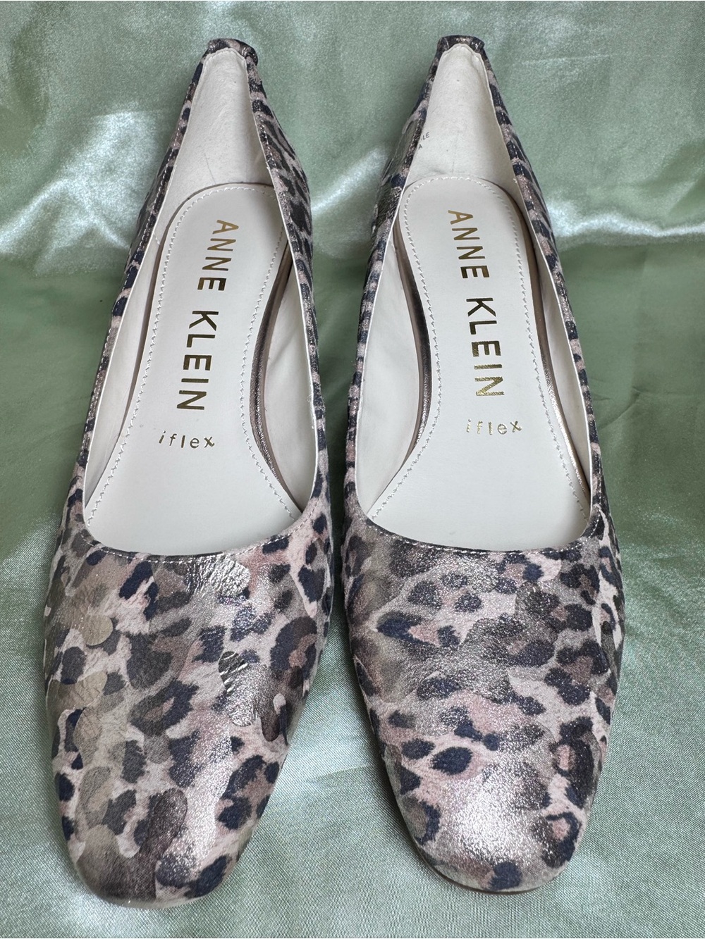 Anne Klein Leopard Print Wedge Pumps in Metallic Beige and Brown Women’s size 7 - Picture 2 of 8